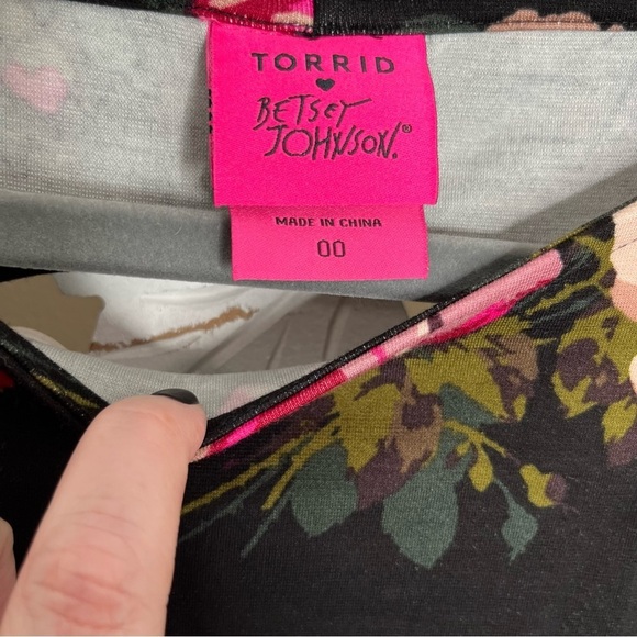 Torrid x Betsy Johnson Floral Skater Dress - Picture 6 of 9